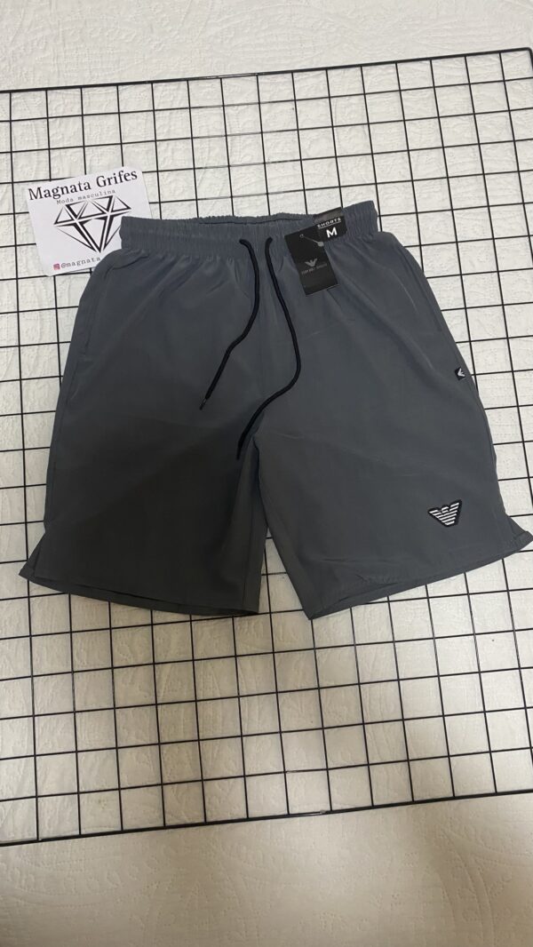 Short Armani cinza